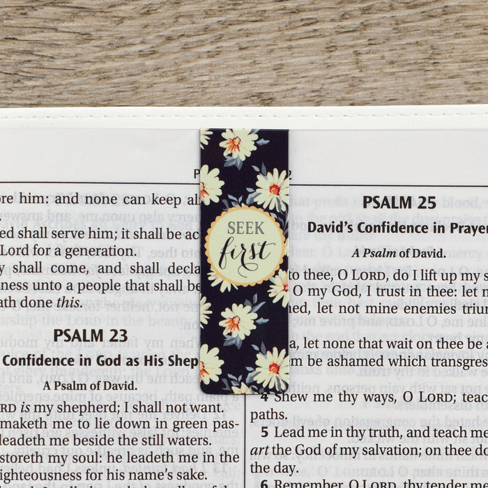 Magnetic Bookmark Set Prayer Changes Things Daisy
